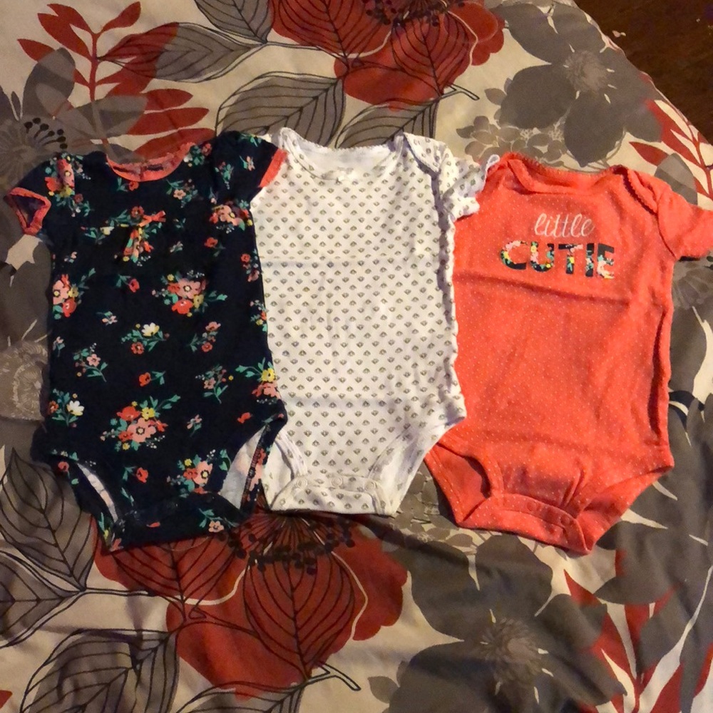 3 Fashion onesies